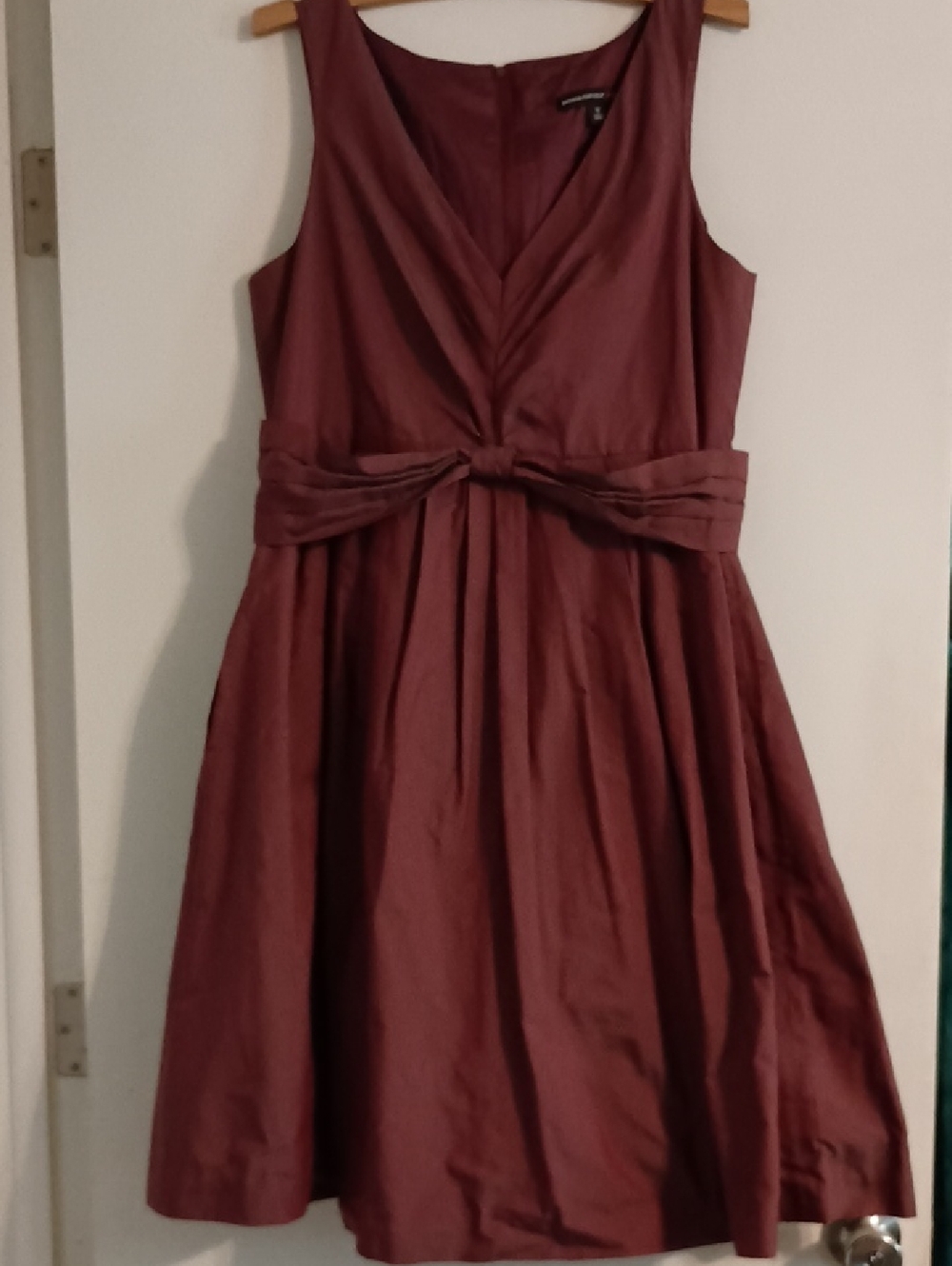 Banana Republic Sleeveless Dress in Burgundy